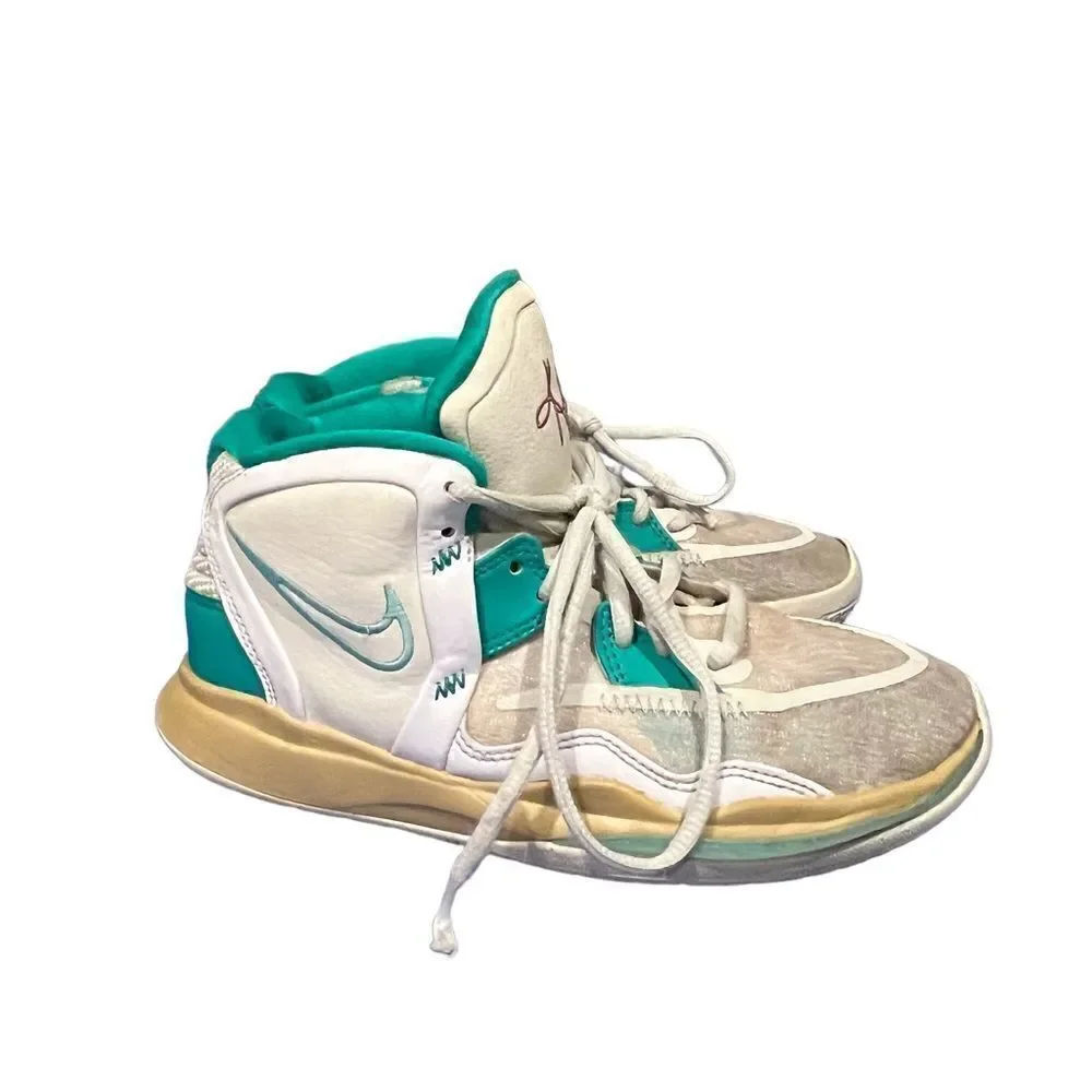 Nike Kyrie and Sue Bird Infinity Golden Tribute‎ sneakers youth size 4